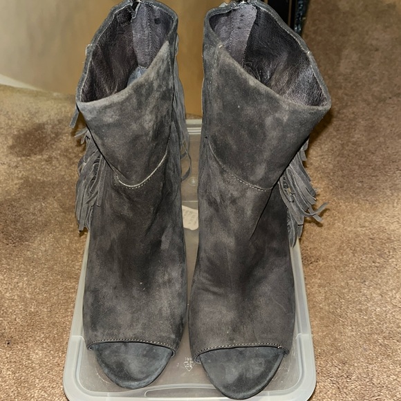 Brand new Vince Camuto open toe shoes/ khaki color - Picture 6 of 8